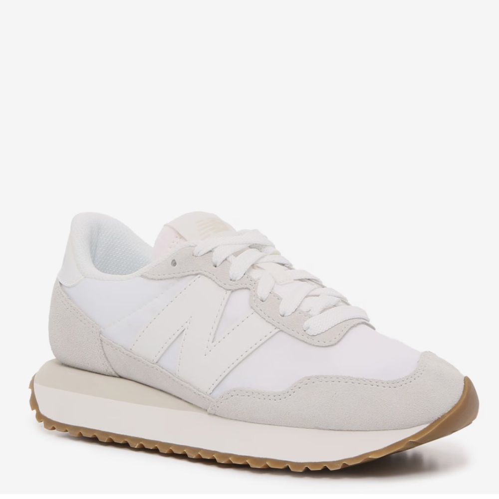 NEW BALANCE 237 In grey / white size 7 women’s casual comfy sneaker.